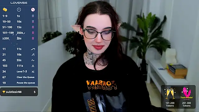 Snapshot of Dixi_Pixi_ chatting on February 6, 2025, 1:43 pm Dixi Pixi online show from February 6, 2025, 1:43 pm