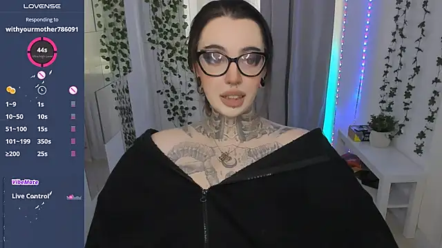 Dixi Pixi  online show from May 15, 2026, 5:38 am