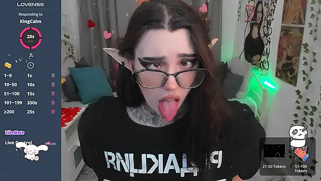 Snapshot of Dixi_Pixi_ chatting on February 14, 2025, 8:42 am Dixi Pixi online show from February 14, 2025, 8:42 am