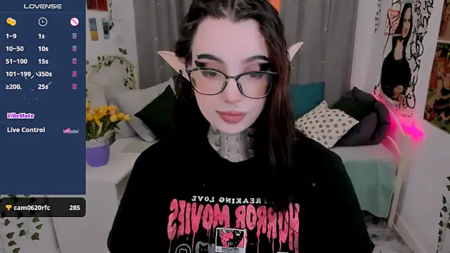 Snapshot of Dixi_Pixi_ chatting on February 21, 2025, 5:46 am Dixi Pixi online show from February 21, 2025, 5:46 am