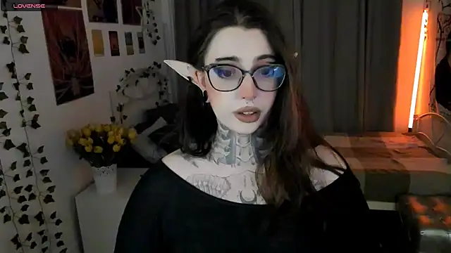 Snapshot of Dixi_Pixi_ chatting on September 28, 2025, 5:47 am Dixi Pixi online show from September 28, 2025, 5:47 am
