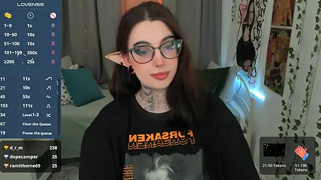 Snapshot of Dixi_Pixi_ chatting on February 2, 2025, 8:45 am Dixi Pixi online show from February 2, 2025, 8:45 am