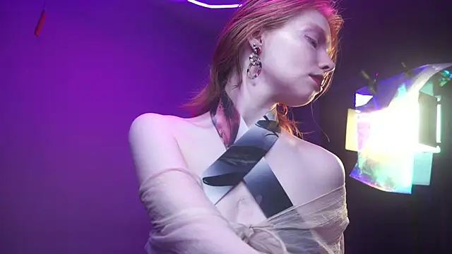 ginger hugs online show from November 29, 2025, 10:10 pm