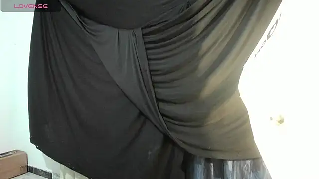 latinaStepmom online show from May 30, 2026, 11:54 pm