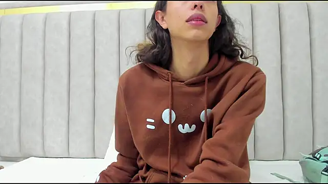 FreyaMoller online show from February 10, 2026, 6:51 pm