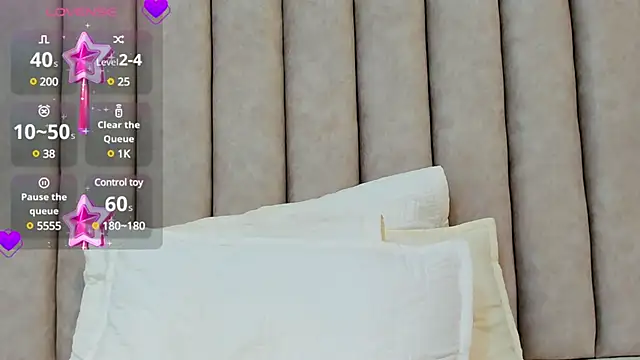 FreyaMoller online show from February 25, 2025, 6:55 pm