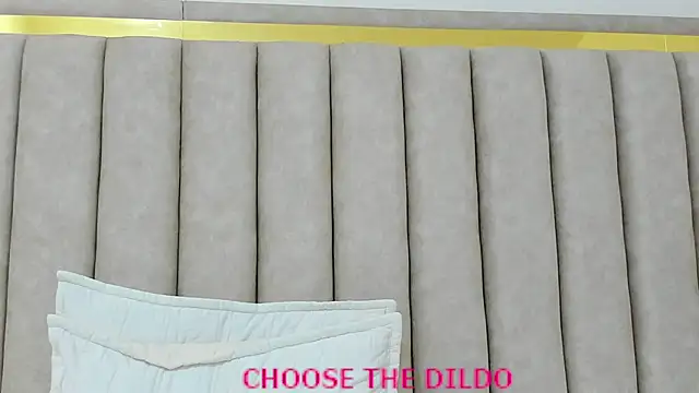 FreyaMoller online show from September 23, 2025, 6:48 pm