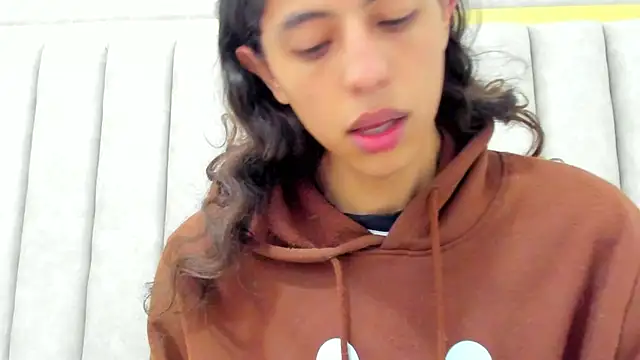 FreyaMoller online show from February 22, 2026, 7:15 pm