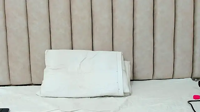 FreyaMoller online show from April 9, 2026, 7:09 pm