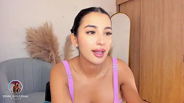 Kimm khalifa online show from November 3, 2025, 2:39 am