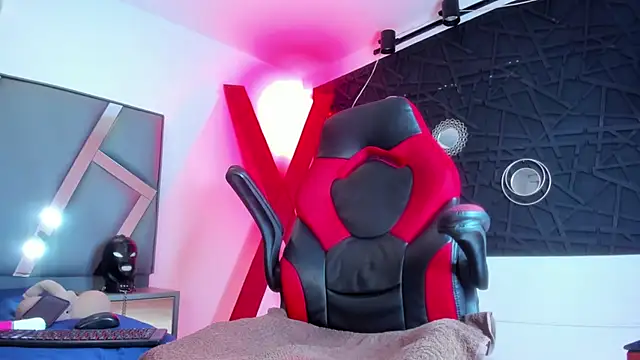 Ivannaakozlov  online show from February 11, 2025, 9:25 pm