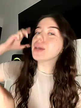 Kimi Ass online show from November 17, 2025, 1:04 pm