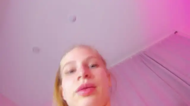 Snapshot of Elis_Fox chatting on March 4, 2025, 3:59 pm Elis Fox online show from March 4, 2025, 3:59 pm