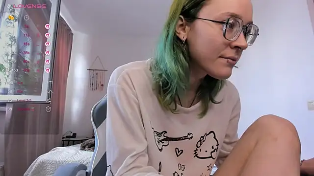 alisahug online show from July 15, 2026, 5:47 am