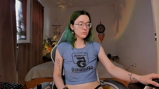 alisahug online show from July 3, 2026, 3:57 am