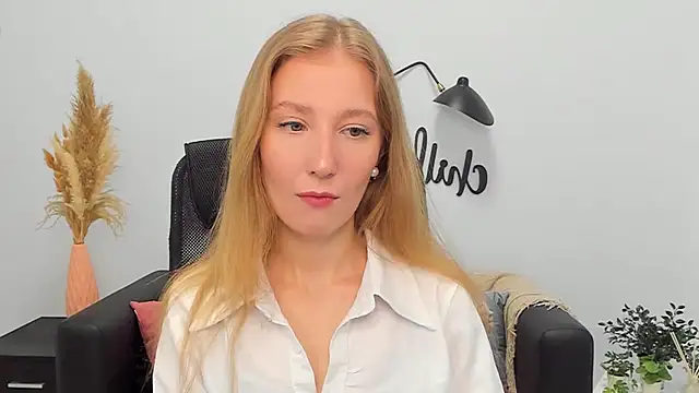 LolaWilsons online show from February 13, 2025, 6:20 am