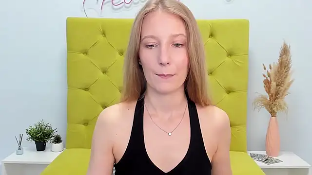 LolaWilsons online show from May 22, 2026, 6:55 am