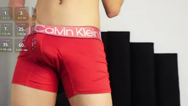 MarcoAlexLatino online show from November 5, 2025, 3:42 am