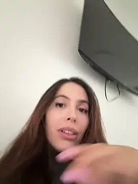 Snapshot of Amber_Rush_ chatting on October 15, 2025, 8:17 pm Amber Rush online show from October 15, 2025, 8:17 pm