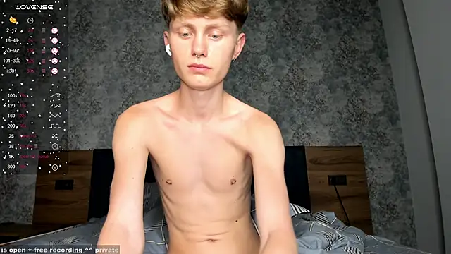 Snapshot of christian_di0r chatting on March 16, 2025, 3:17 pm christian di0r online show from March 16, 2025, 3:17 pm