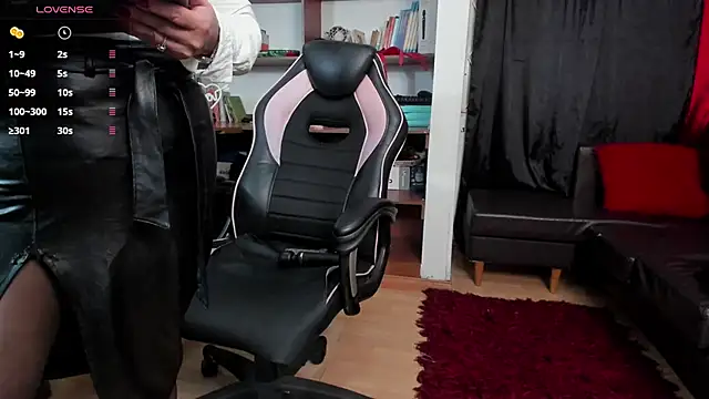 LiaTaylorr online show from February 14, 2026, 12:27 pm