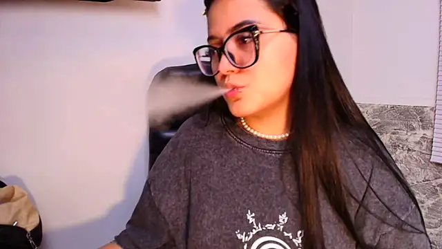 Snapshot of Susana_hank2 chatting on May 8, 2026, 6:56 pm Susana hank2 online show from May 8, 2026, 6:56 pm