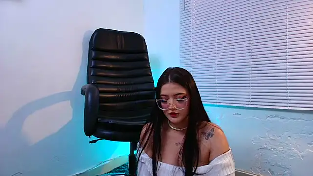 Susana hank2 online show from February 24, 2026, 9:04 pm