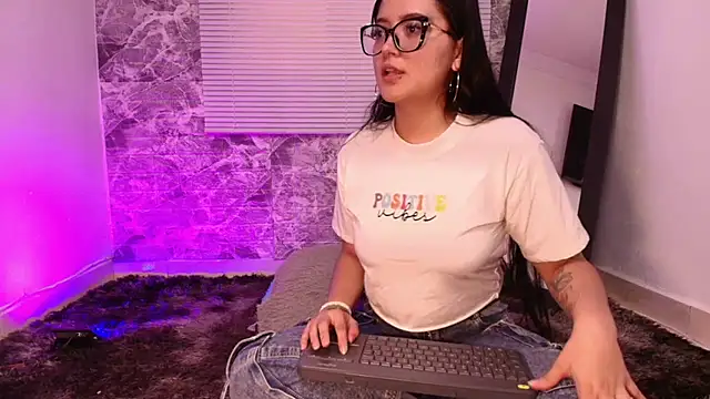 Snapshot of Susana_hank2 chatting on June 24, 2026, 6:06 pm Susana hank2 online show from June 24, 2026, 6:06 pm