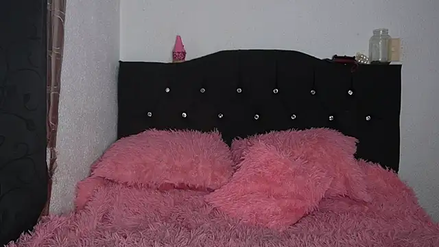 Snapshot of ari_kat chatting on September 14, 2025, 3:51 am ari kat online show from September 14, 2025, 3:51 am