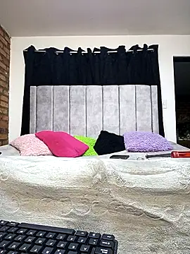 valenthottie online show from November 29, 2025, 12:11 am