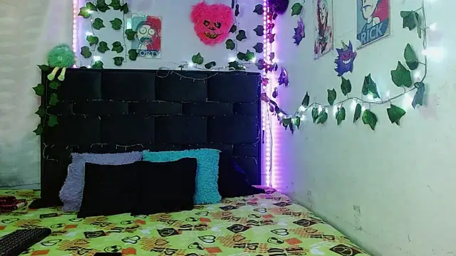 the lesbian game online show from October 8, 2025, 8:20 pm