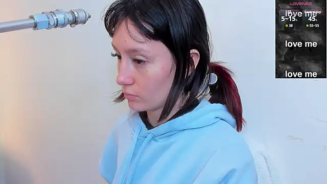 lizzy davis 1 online show from October 27, 2025, 3:51 am