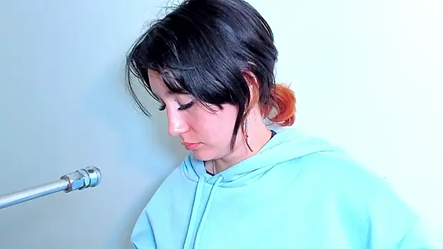 lizzy davis 1 online show from February 5, 2026, 3:46 am