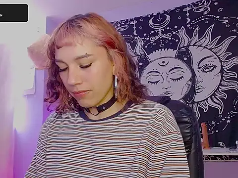melissahowl online show from July 18, 2026, 6:49 pm
