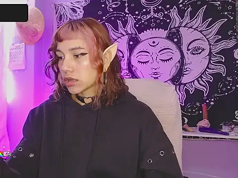 melissahowl online show from July 15, 2026, 2:35 pm