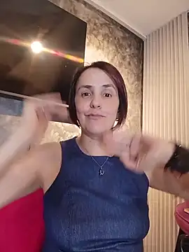 Snapshot of IsisBlake chatting on February 28, 2026, 2:33 am IsisBlake online show from February 28, 2026, 2:33 am