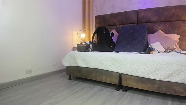 IsisBlake online show from October 3, 2025, 2:15 am