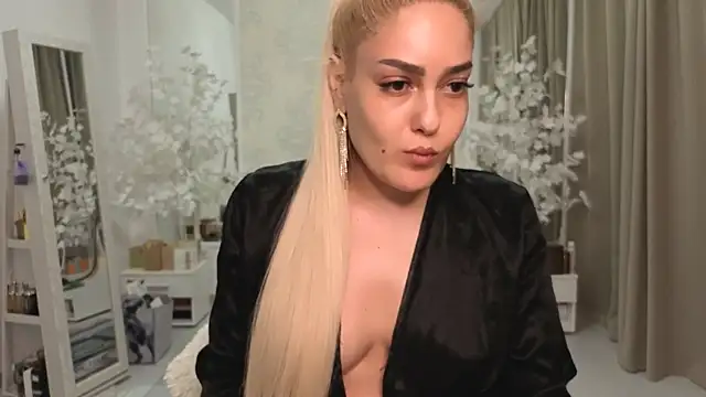 HotFireBabe  online show from August 10, 2026, 12:39 am