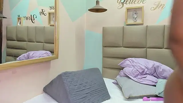 Snapshot of lilybaudyn_ chatting on March 19, 2025, 7:51 am lilybaudyn online show from March 19, 2025, 7:51 am