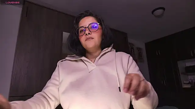 Steph moon  online show from November 4, 2025, 11:19 pm