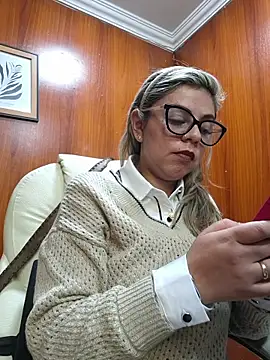 Cata Office-12 online show from October 15, 2025, 3:53 pm