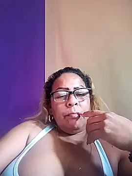 Afroditabichota online show from November 13, 2025, 12:42 pm