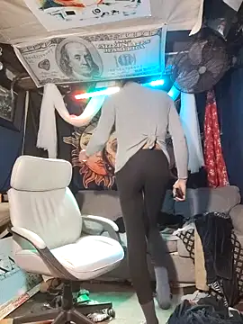 Gillygilly76 online show from March 20, 2025, 10:32 am