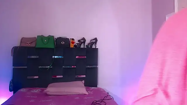 sexy-luna-star-ts online show from October 31, 2025, 6:54 am