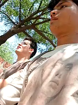 Snapshot of _Ottis_ chatting on February 5, 2026, 4:14 pm Ottis online show from February 5, 2026, 4:14 pm