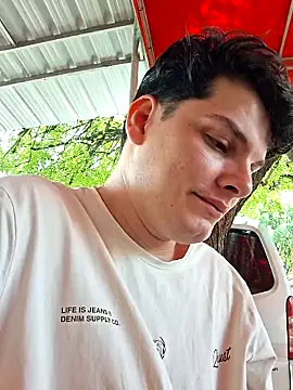  Ottis  online show from October 12, 2025, 3:57 pm