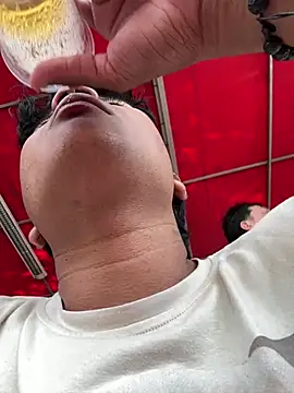 Snapshot of _Ottis_ chatting on February 26, 2026, 1:33 pm Ottis online show from February 26, 2026, 1:33 pm