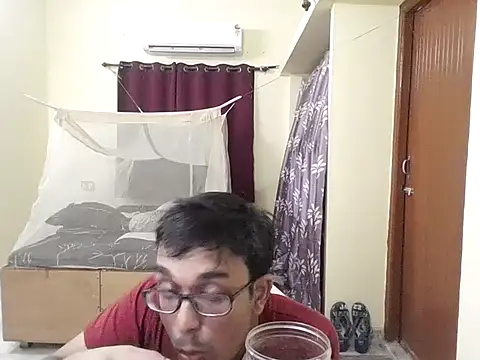 Snapshot of THE_NAKED_BOY chatting on May 20, 2026, 12:57 pm THE NAKED BOY online show from May 20, 2026, 12:57 pm