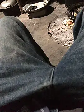 xhqds online show from January 31, 2025, 12:51 pm