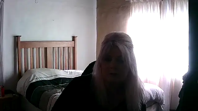 Miahotmilf online show from February 6, 2026, 2:57 pm